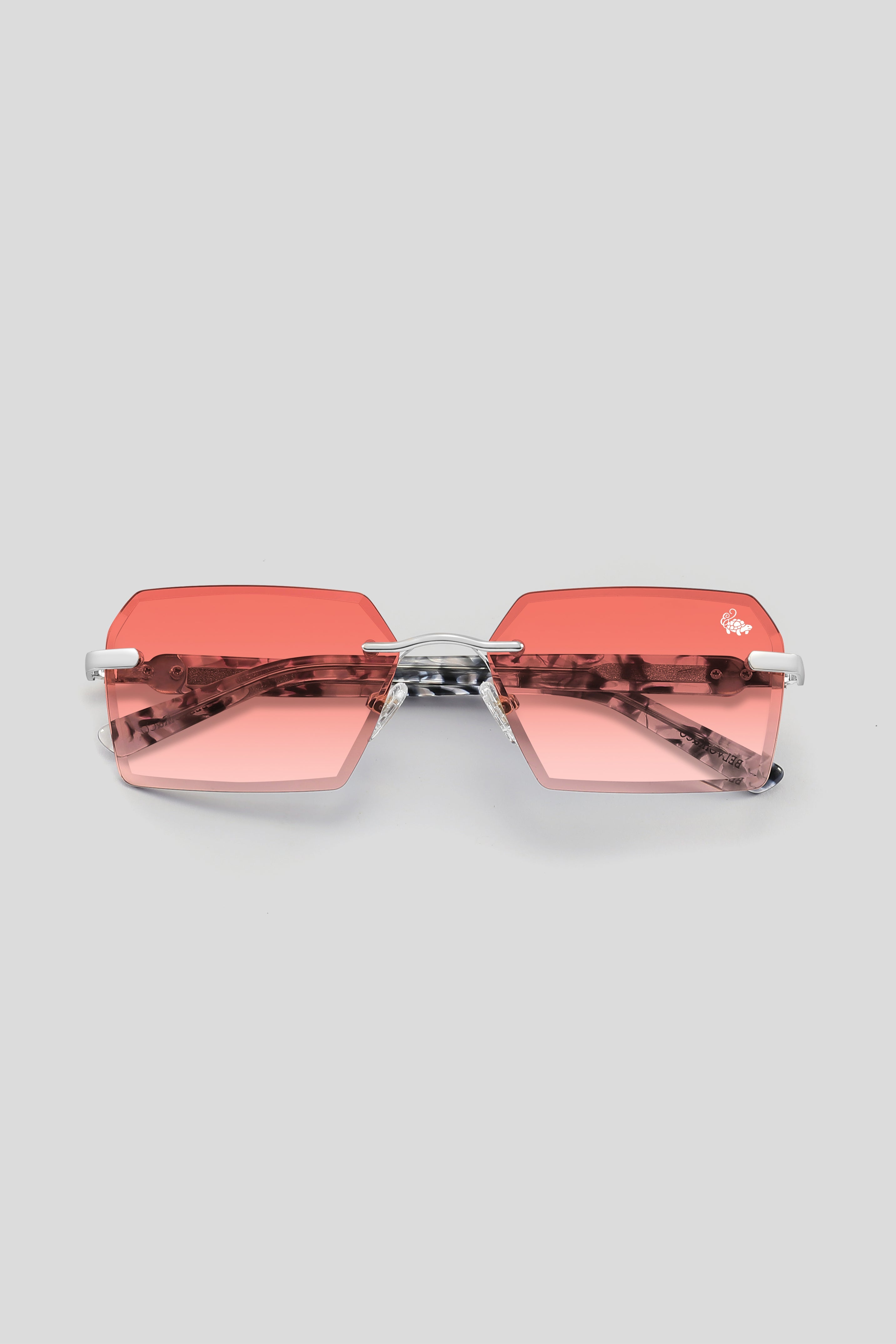 Kennedy White Marble Silver | Burnt Red